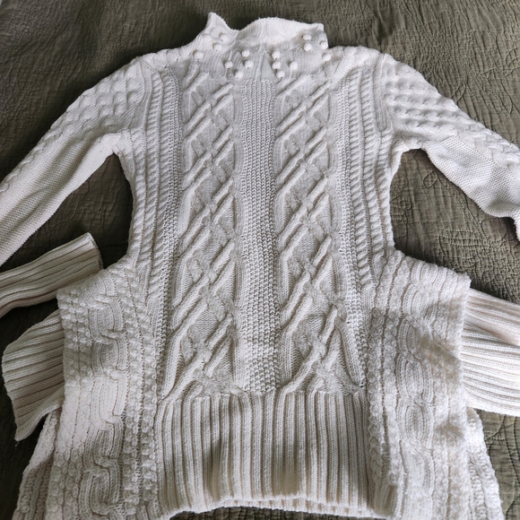 BCBG MAXAZRIA turtle neck white cable knit top - Picture 14 of 16